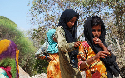 Arabic Girls with shawls